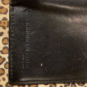Very nice like new soft leather Black Kenneth Cole men’s wallet w picture area.
